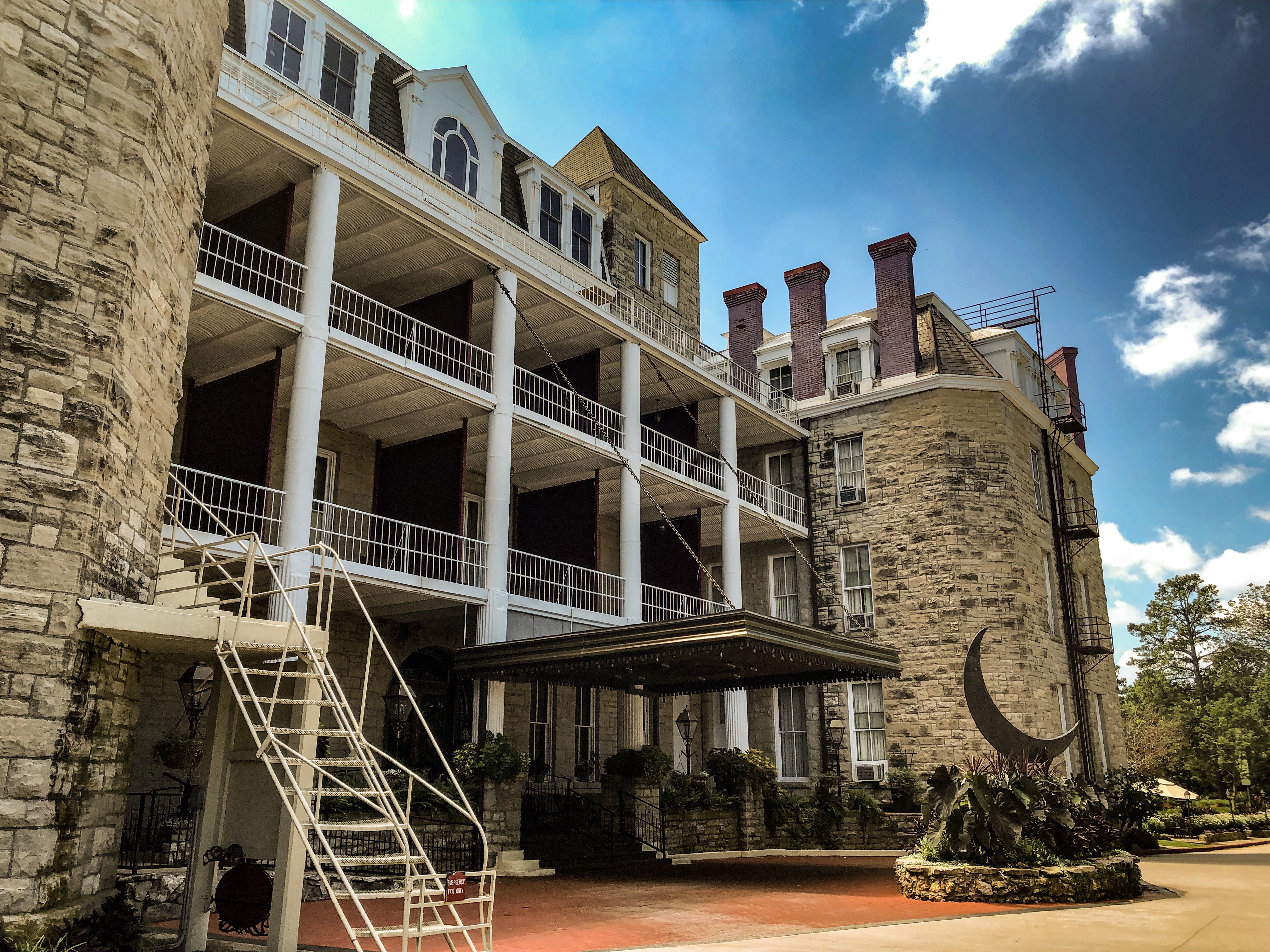 The Crescent Hotel 5 Reasons to Stay – Review of our Stay at the Crescent Hotel in Eureka Springs