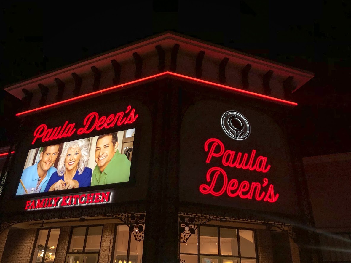 paula deens family kitchen in branson missour at branson landing photo