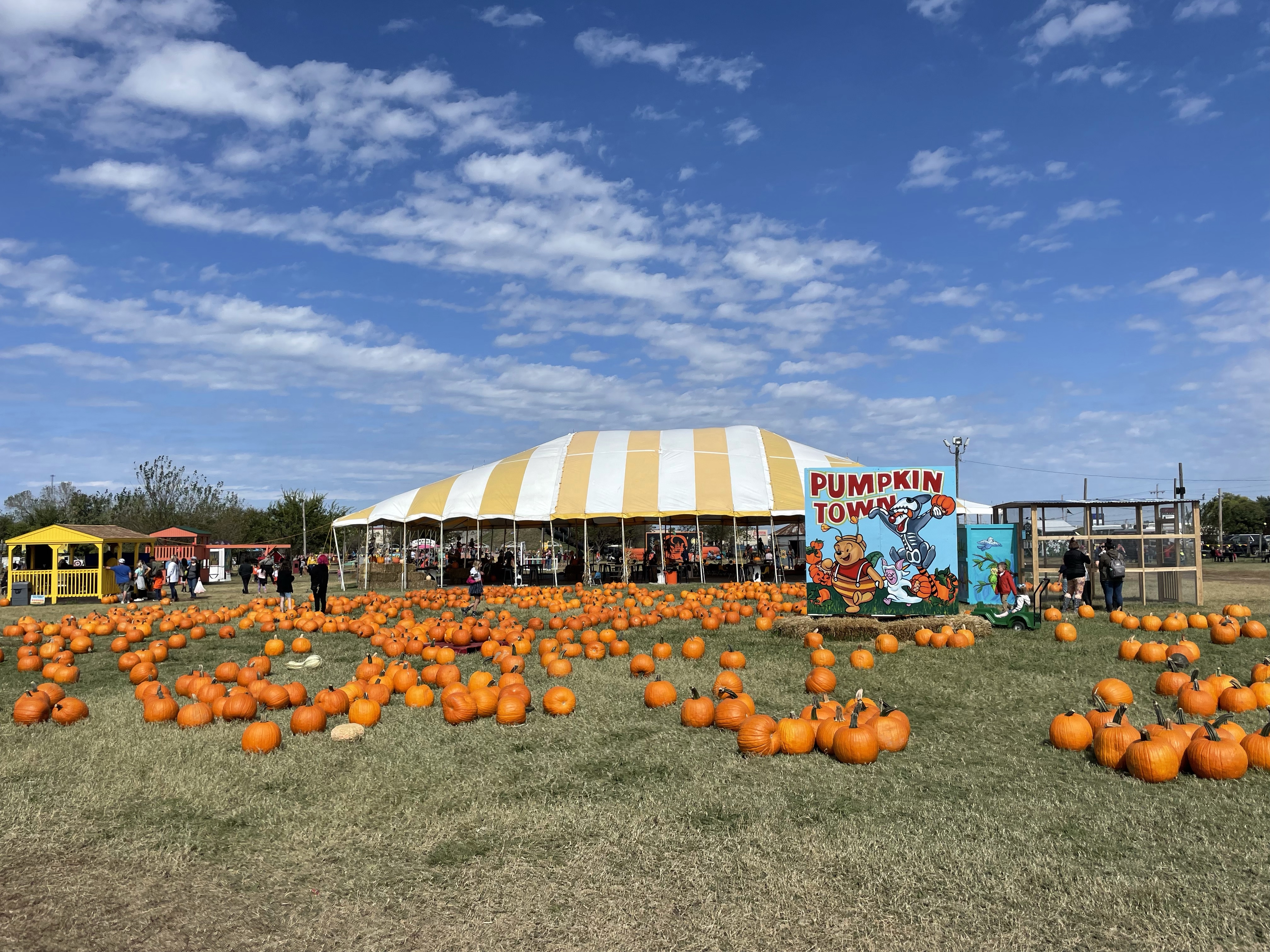 Pumpkin Town Farms the Best Pumpkin Patch in Tulsa! Everything you need to know and 5 Reasons to visit Pumpkin Town Farms (Updated 2022)